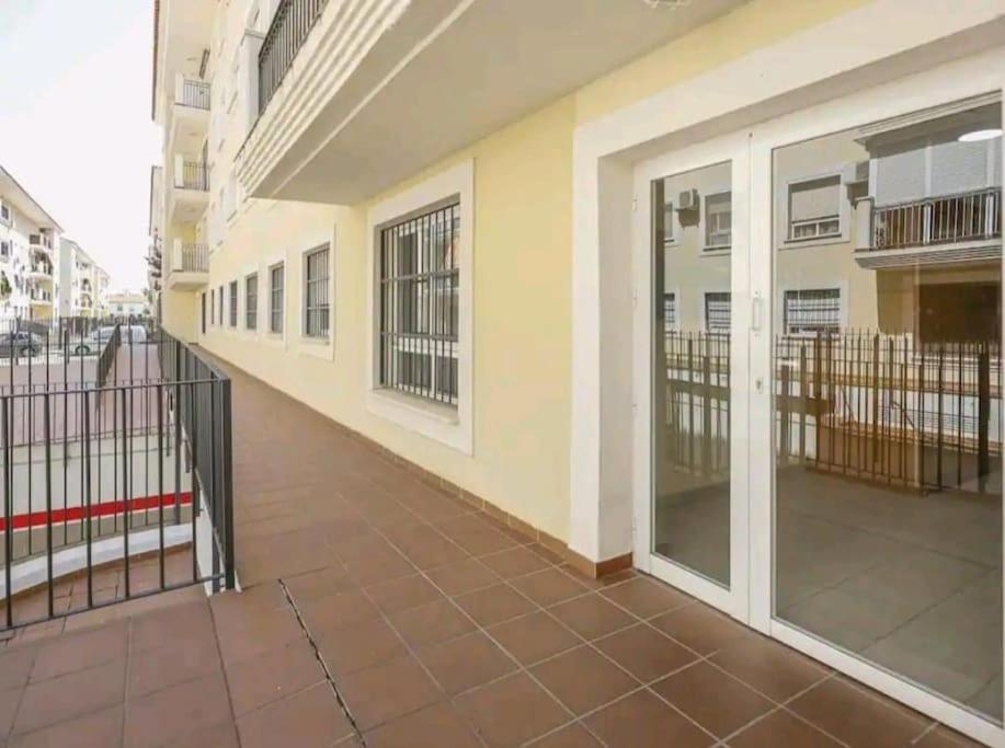 Alojamiento Con Piscina Y Parking En Sevilla La Algaba Buitenkant foto