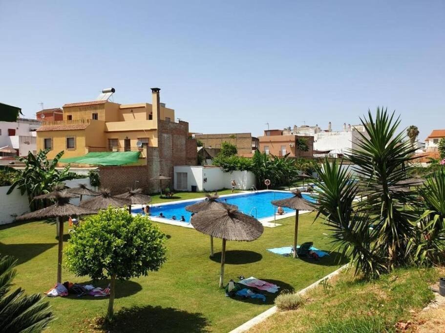 Alojamiento Con Piscina Y Parking En Sevilla La Algaba Buitenkant foto